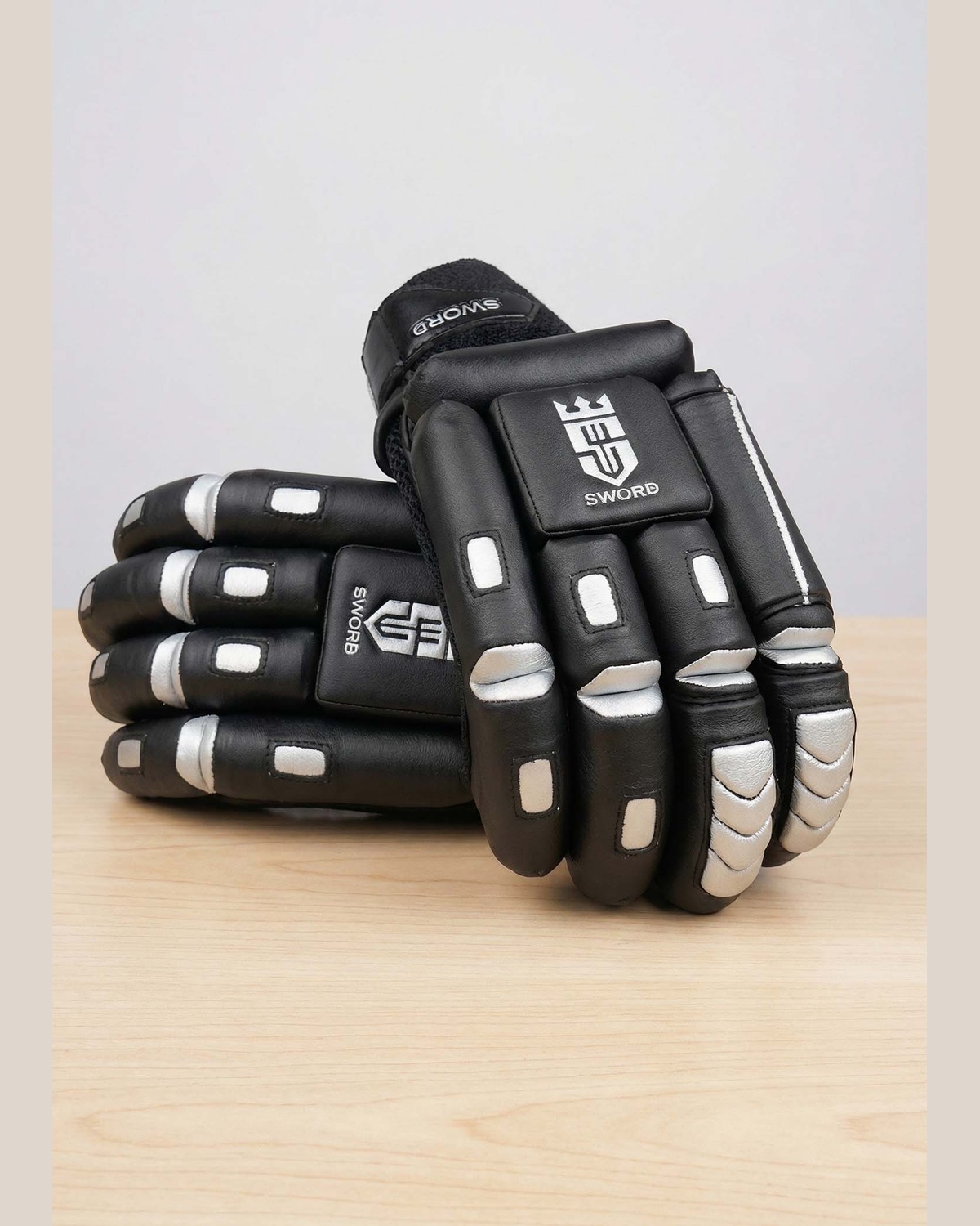 Knight Pro Batting Gloves - Image 3